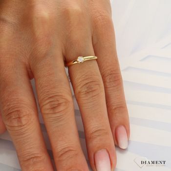 Pierścionek złoty DIAMENT żółte złoto, zaręczynowy 0660027117 HSI.jpg